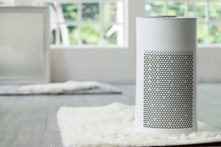 Optimiser un système de traitement de l’air dans une petite pièce encombrée, Porto-Vecchio, MC CLIM